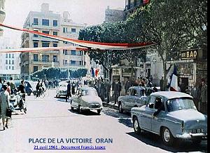 RA g- 046- Place des Victoires